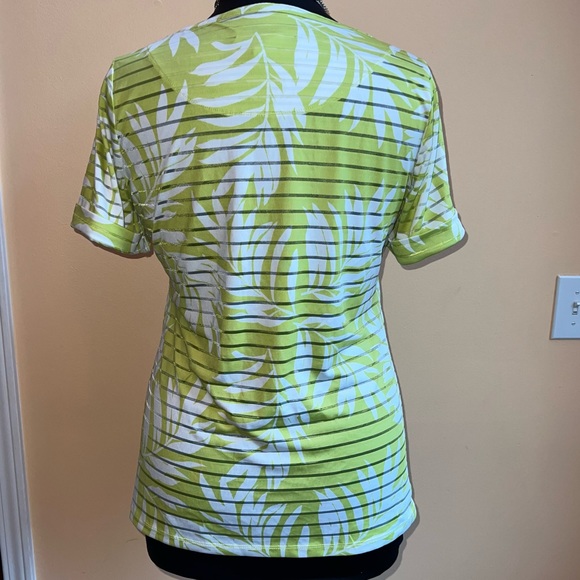 Ashley Stewart green and white leaf blouse size 14/16 1X - Picture 3 of 3